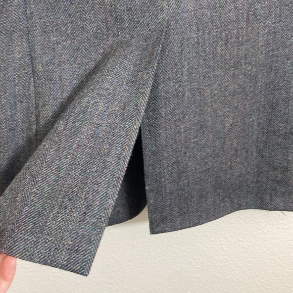 VTG Wool Herringbone Tweed Blazer in Gray 2 button style - Picture 5 of 9